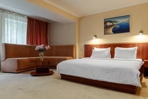 Печерский 18