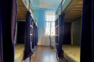 Хостел on Universytet. Место в мужском 6-местном номере  1